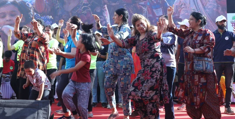 PIMPRI : पिंपरी मार्केट येथे वाहन मुक्त दिनानिमित्त लहान मुले,ज्येष्ठ नागरिक, महिलांनी घेतला मनमुराद फिरण्याचा आणि सांस्कृतिक कार्यक्रमाचाही आनंद PIMPRI : पिंपरी मार्केट येथे वाहन मुक्त दिनानिमित्त लहान मुले,ज्येष्ठ नागरिक, महिलांनी घेतला मनमुराद फिरण्याचा आणि सांस्कृतिक कार्यक्रमाचाही आनंद