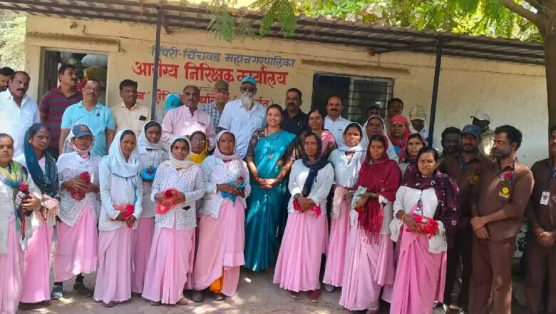 PIMPRI : शिवसेनेतर्फे काळेवाडीत महिला आरोग्य कर्मचाऱ्यांचा सत्कार