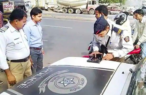 एक सप्टेंबरपासून वाहतुकीचे नियम अधिक कडक; विना परवाना वाहन चालवल्यास पाच हजार दंड