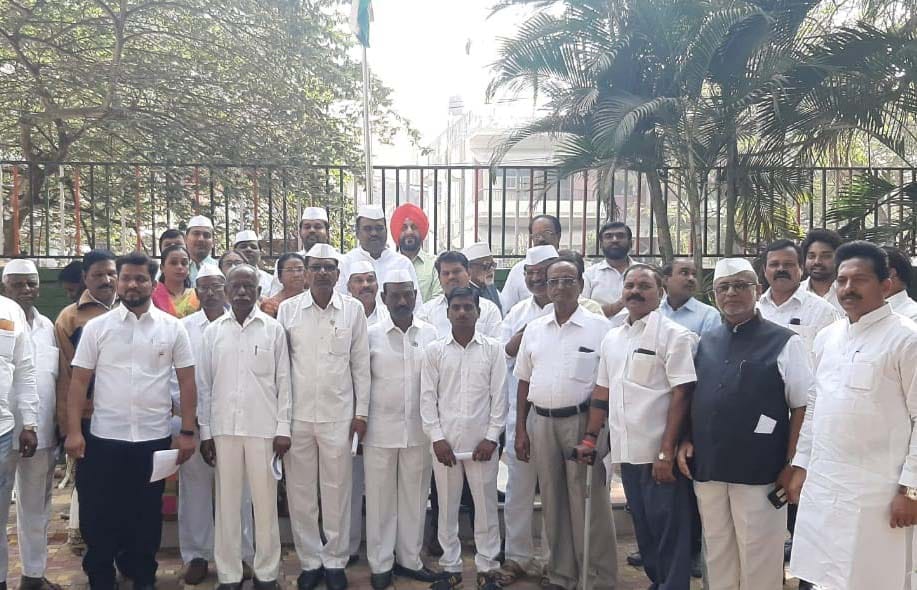 प्रजासत्ताकदिनानिमित्त शहर काँग्रेसच्या वतीने झेंडावंदन प्रजासत्ताकदिनानिमित्त शहर काँग्रेसच्या वतीने झेंडावंदन