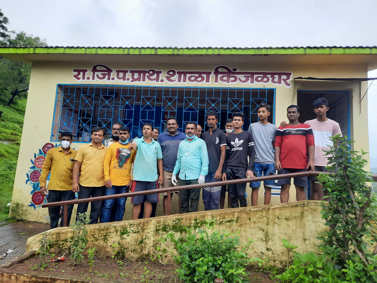 माणुसकी अजून जिवंत आहे