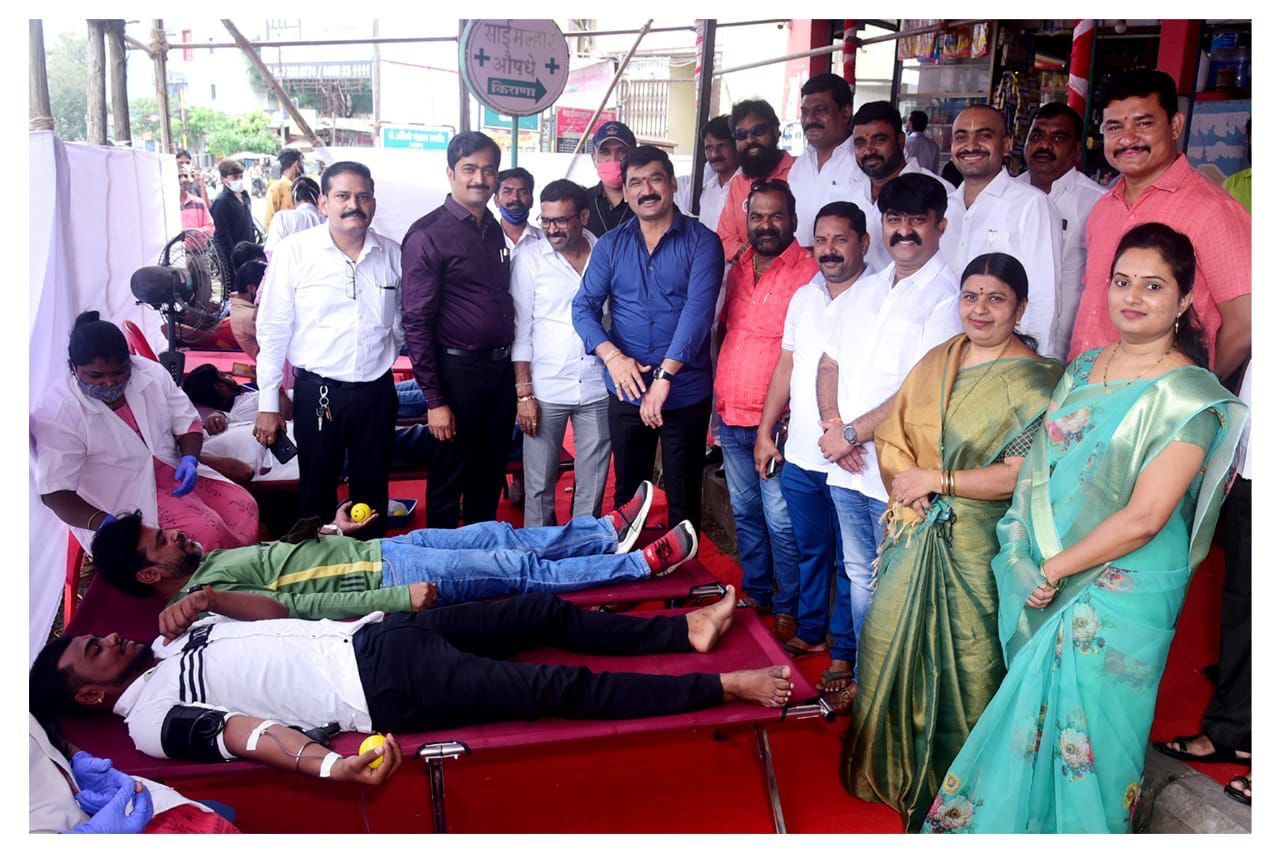 विविध सामाजिक उपक्रमाच्या माध्यमातून चंद्रकांत तापकीर यांचा वाढदिवस साजरा