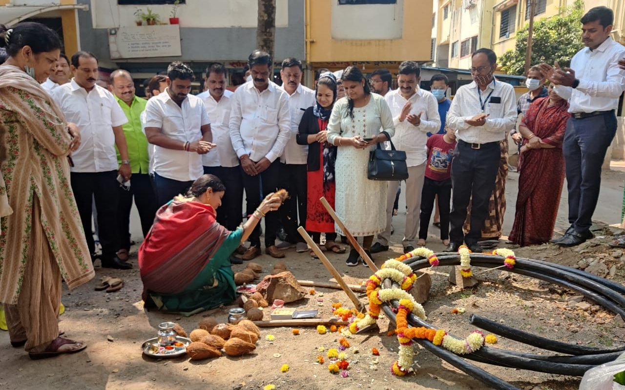 आमदार लक्ष्मण जगताप यांच्या विकास निधीतून महावितरणच्या कामासाठी काळेवाडीत २५ लक्ष | नगरसेविका नीता पाडाळे यांच्या पाठपुराव्याला यश आमदार लक्ष्मण जगताप यांच्या विकास निधीतून महावितरणच्या कामासाठी काळेवाडीत २५ लक्ष | नगरसेविका नीता पाडाळे यांच्या पाठपुराव्याला यश