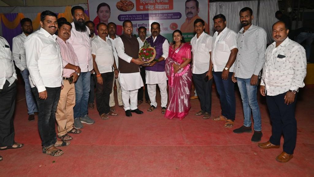 शिवसेना उपशहरप्रमुख हरेश नखाते यांच्या दिवाळी सेल्फी स्पर्धेतील विजेत्यांना बक्षीस वितरण शिवसेना उपशहरप्रमुख हरेश नखाते यांच्या दिवाळी सेल्फी स्पर्धेतील विजेत्यांना बक्षीस वितरण