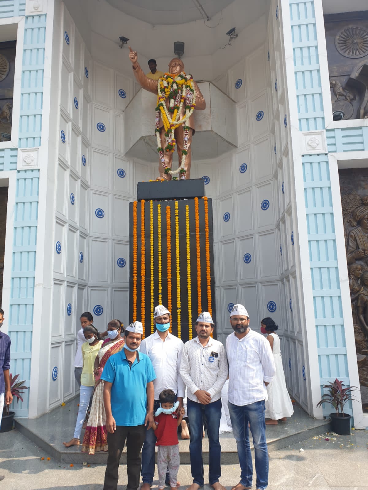 महापरिनिर्वाण दिनानिमित्त डॉ. बाबासाहेब आंबेडकर यांना आम आदमी पार्टीतर्फे अभिवादन