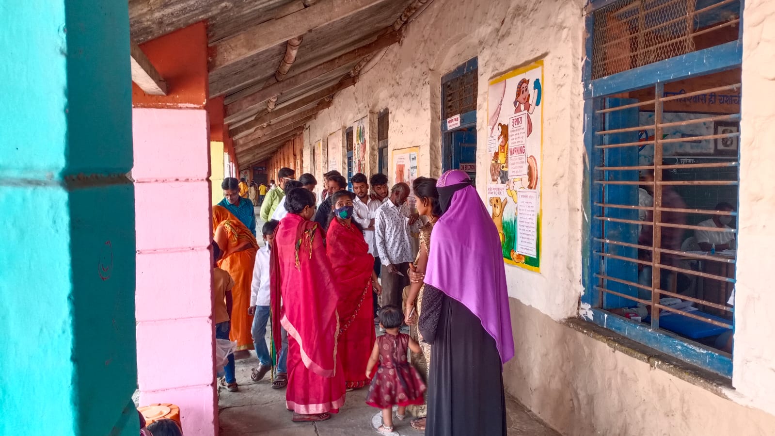 कर्जत नगरपंचायतीच्या १२ जागेसाठी सरासरी ८०% मतदान | आ. रोहित पवार आणि माजीमंत्री राम शिंदेकडून विजयाचा दावा
