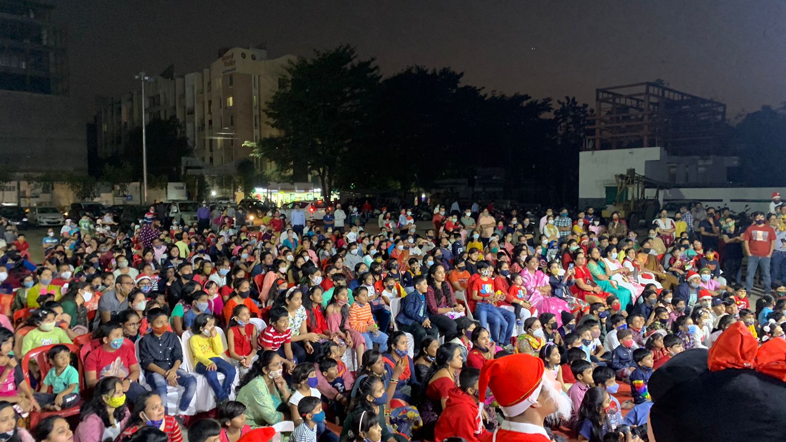 ख्रिसमस कार्निव्हलमध्ये चिमुकल्यांची डान्स, मस्ती आणि धम्माल