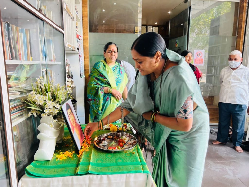 सावित्रीमाईंचा वसा घेऊन महिला सशक्तीकरणाचा कुंदाताई भिसे यांचा निर्धार