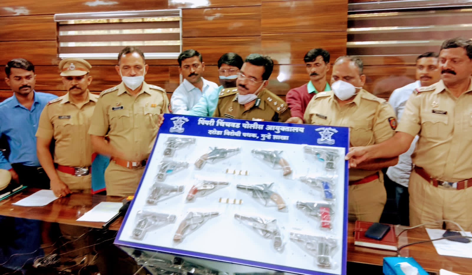 14 पिस्टल आणि आठ जीवंत काडतुसासह आरोपी जेरबंद | पिंपरी चिंचवड दरोडा विरोधी पथकाची मोठी कामगिरी