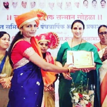 मावळ तालुका गुणवंत शिक्षका पुरस्काराने सुमेधा काळे सन्मानित