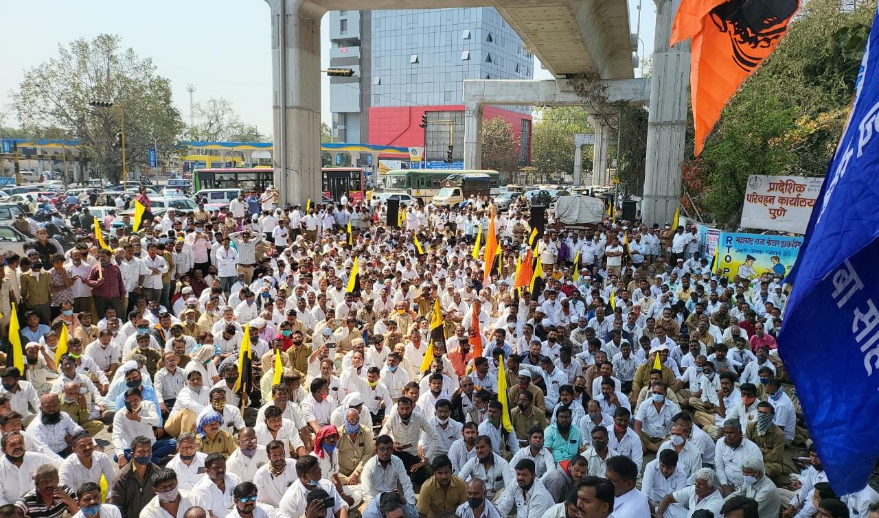 तीन चाकाच्या सरकारचे रिक्षा चालकाकांकडे दुर्लक्ष – बाबा कांबळे