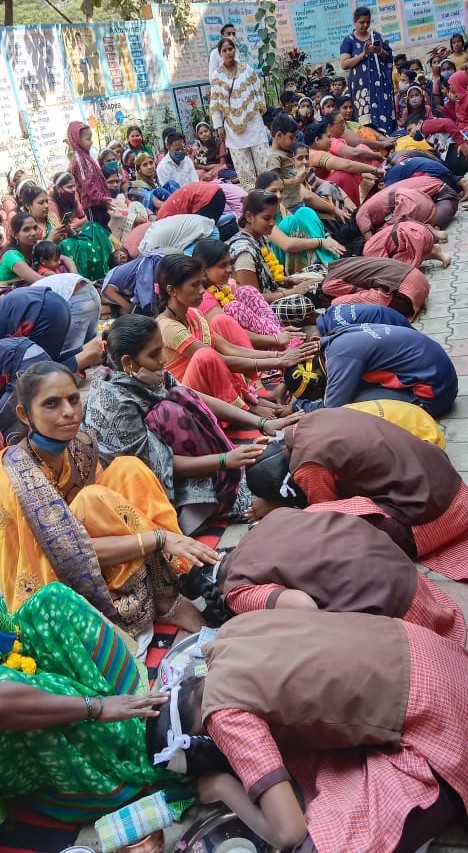 यशस्वी प्राथमिक व माध्यमिक विद्यालयात मातृ-पितृ पूजन दिन उत्साहात साजरा
