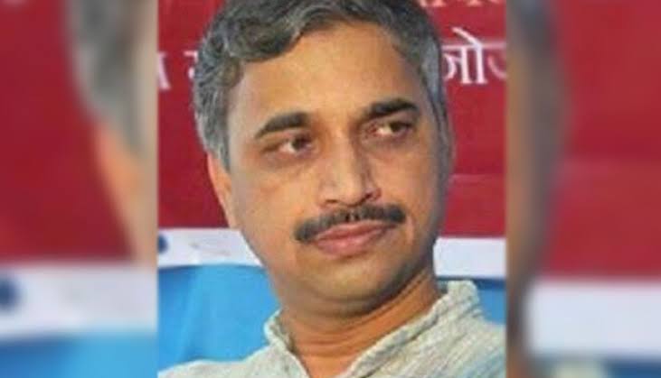 गरीब माणसं मरण्यासाठीच जन्मतात