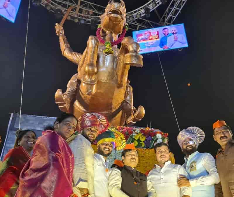 संगतीमुळे उद्धव ठाकरे यांचा हिंदुत्वाचा विचार बाजूला गेला ; प्रविण दरेकर यांची मुख्यमंत्री उद्धव ठाकरे यांच्यावर टिका संगतीमुळे उद्धव ठाकरे यांचा हिंदुत्वाचा विचार बाजूला गेला ; प्रविण दरेकर यांची मुख्यमंत्री उद्धव ठाकरे यांच्यावर टिका