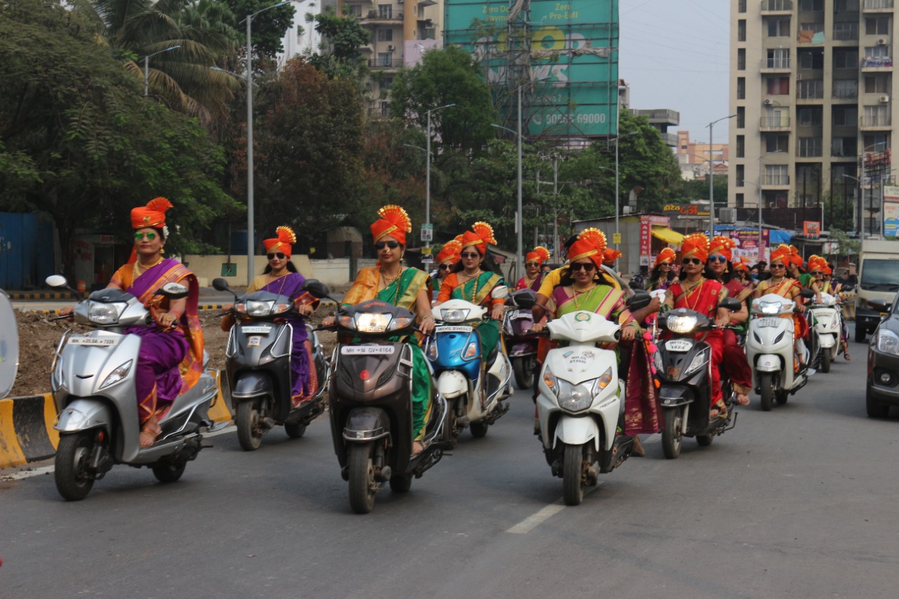 रॉयल रहाडकी ग्रीन सोसायटीतर्फे आयोजित दुचाकी रॅलीत महिलांचा उत्स्फूर्त सहभाग