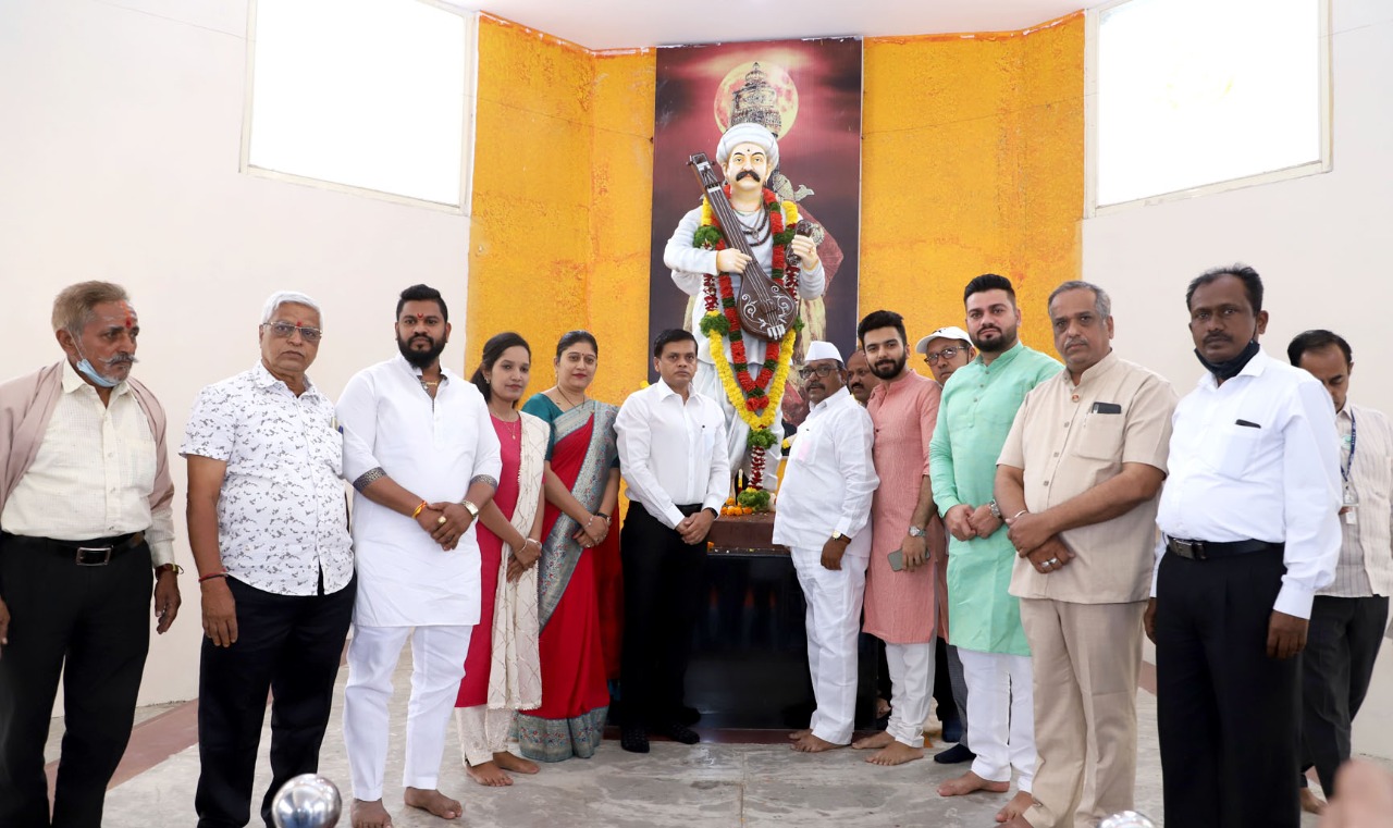 जगद्गुरु संत तुकाराम महाराज बीजेनिमित्त महापालिकेतर्फे संत तुकोबाराय यांना अभिवादन