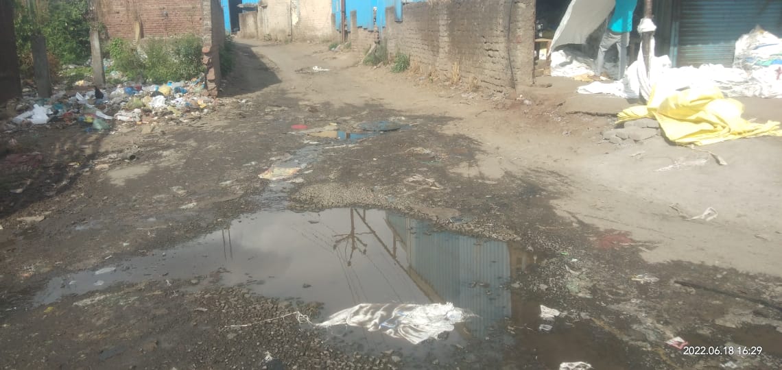 प्रभाग क्रमांक तीनमधील रस्त्यांची दयनीय अवस्था – सुनील कुसाळकर