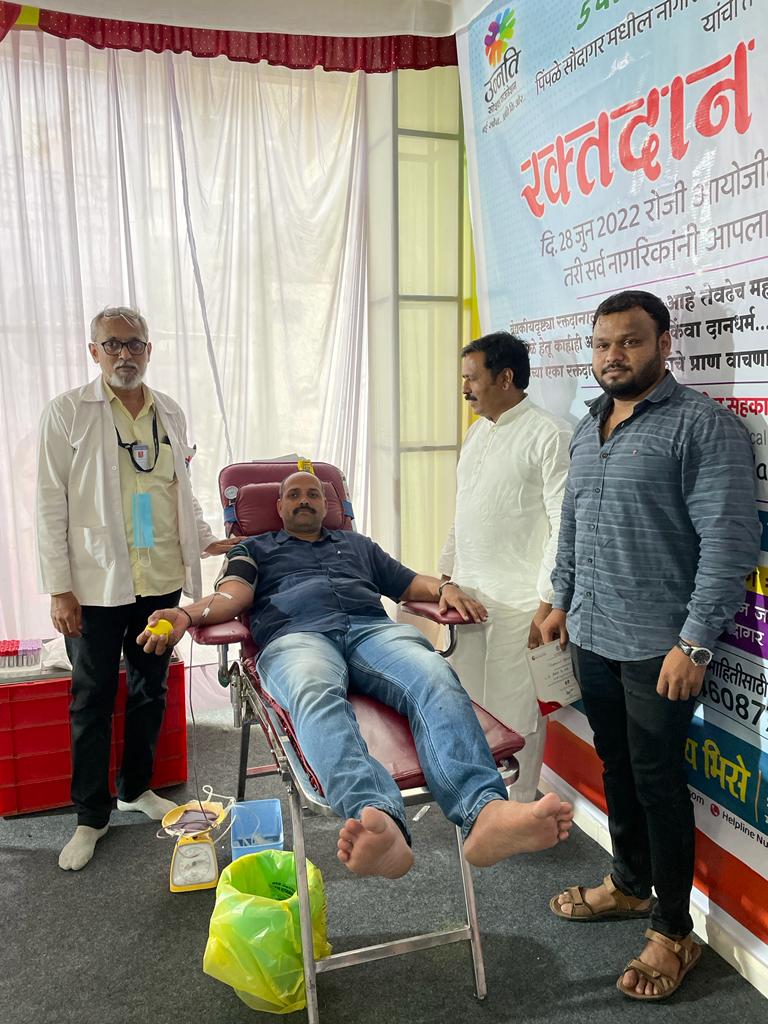 कुंदाताईंनी घेतलेला रक्तदान शिबिर हा उपक्रम अतिशय कौतुकास्पद - वरीष्ठ पोलीस निरीक्षक सुनील टोणपे कुंदाताईंनी घेतलेला रक्तदान शिबिर हा उपक्रम अतिशय कौतुकास्पद - वरीष्ठ पोलीस निरीक्षक सुनील टोणपे