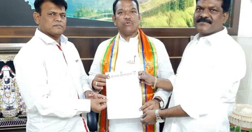 वडार समाजाचा समावेश एसटी प्रवर्गात करावा : संतोष मोहिते; वडार समाजाचा युतीला पाठिंबा