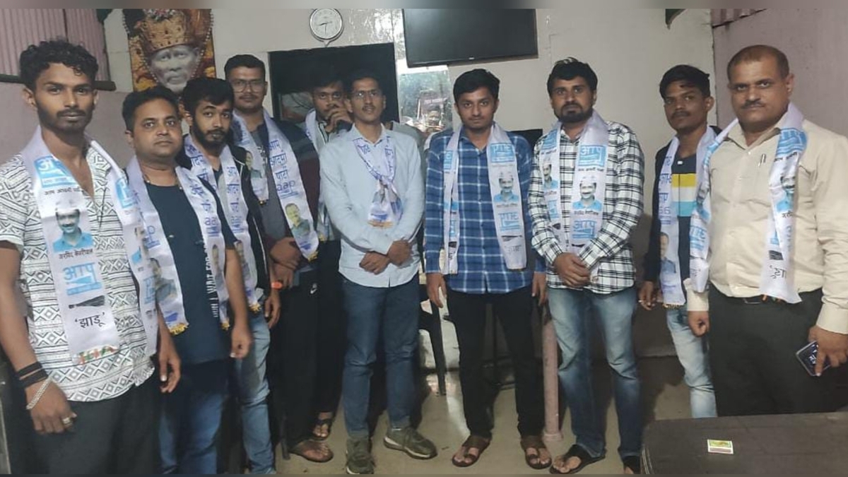 चिंचवड व काळेवाडीतील युवा कार्यकर्त्यांचा आम आदमी पक्षामध्ये प्रवेश चिंचवड व काळेवाडीतील युवा कार्यकर्त्यांचा आम आदमी पक्षामध्ये प्रवेश