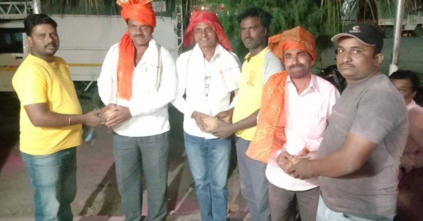 चांदे बुद्रुक विकास सोसायटीच्या नवनिर्वाचित चेअरमन व व्हाईस चेअरमनचा सत्कार