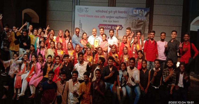 स्वररंग २०२२ स्पर्धेत एस. एम. जोशी कॉलेज प्रथम