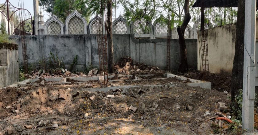 दिव्याखाली अंधार ; स्वच्छ सर्वेक्षणावर लाखोंची उधळपट्टी करणाऱ्या महापालिकेच्या निगडी स्मशानभूमीतील स्वच्छतागृह दोन वर्षांपासून बंद 