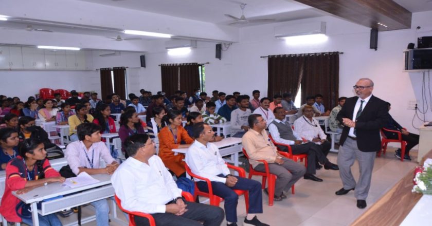 एस. एम. जोशी कॉलेजमध्ये सामाजिक सहिष्णुता दिवस संपन्न