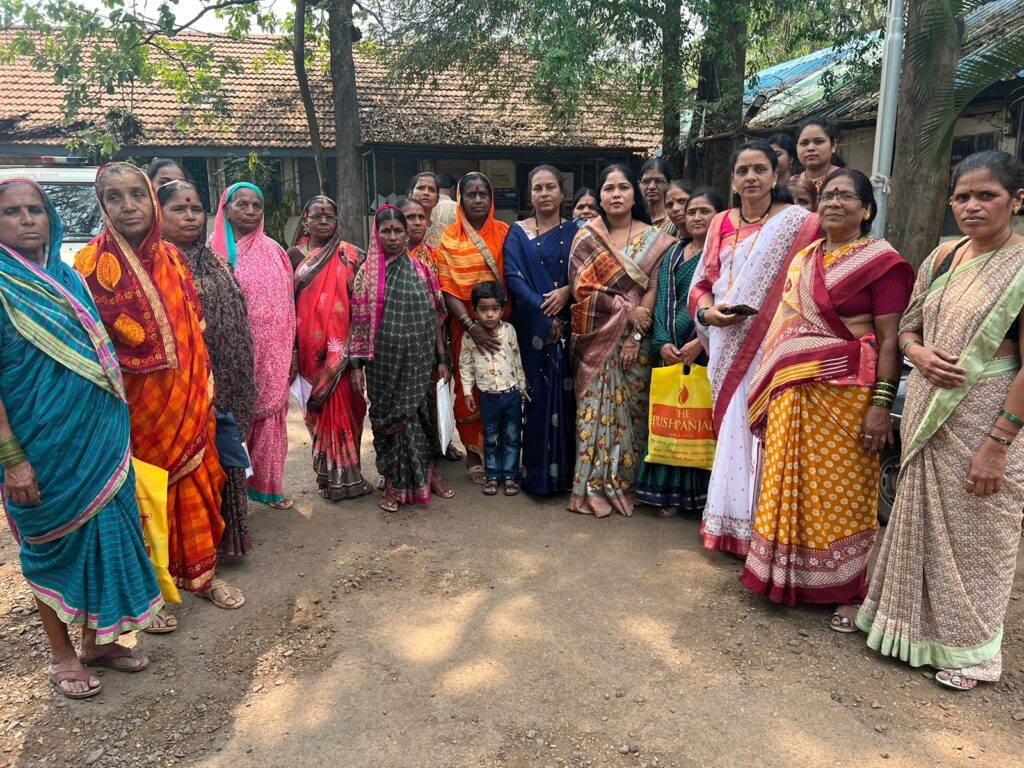 मावळ तालुक्यातील महिलांच्या समस्यांबाबत भाजप महिला आघाडीचे तहसीलदारांना निवेदन मावळ तालुक्यातील महिलांच्या समस्यांबाबत भाजप महिला आघाडीचे तहसीलदारांना निवेदन