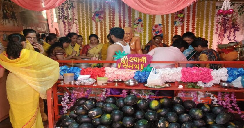 संत नगर मोशी प्राधिकरणातील श्री स्वामी समर्थ मंदिर भक्त रंगात नाहुंन गेले