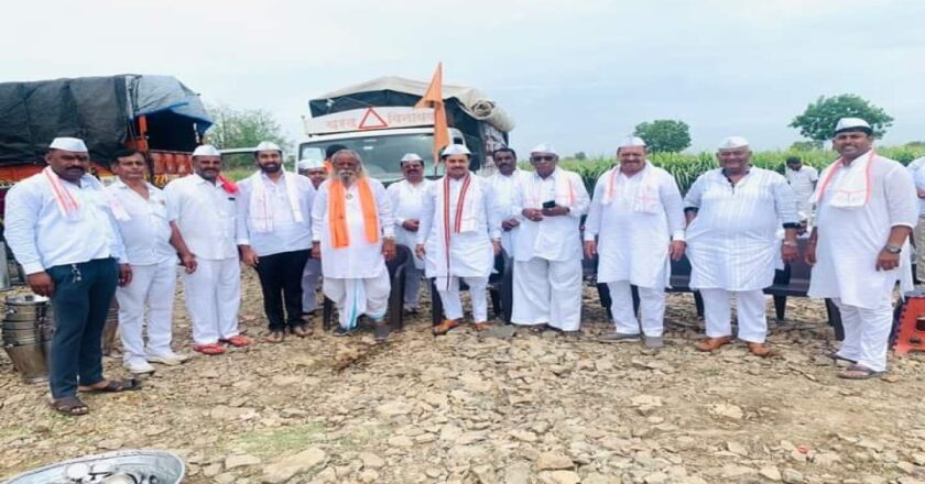 KATRAJ : अजिंक्य भैरवनाथ तरुण मंडळाच्या वतीने भंडी शेगावात दिंडी पंगत संपन्न