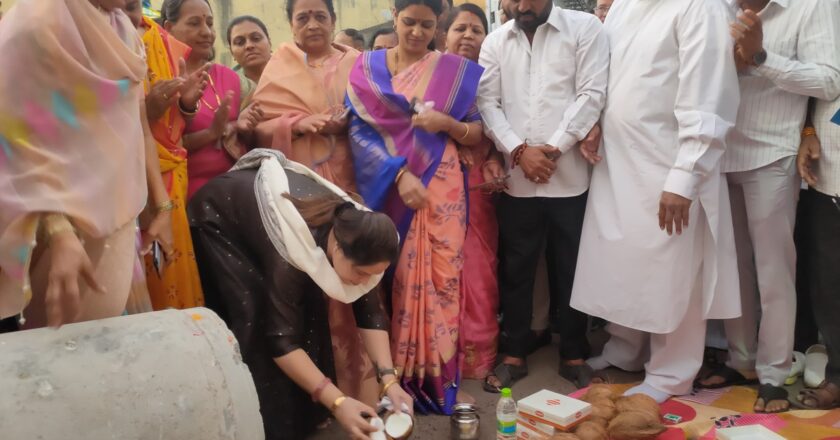 KALEWADI : मुख्य रस्ता पाणीपुरवठा व जलनिस्सारण वाहिनीच्या कामाचे आमदार अश्विनी जगताप यांच्या हस्ते भूमिपूजन 