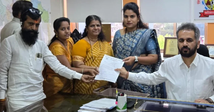 PCMC : आरोग्य व वैद्यकीय विभागातील कंत्राटी कर्मचाऱ्यांना आरोग्य विमा द्या