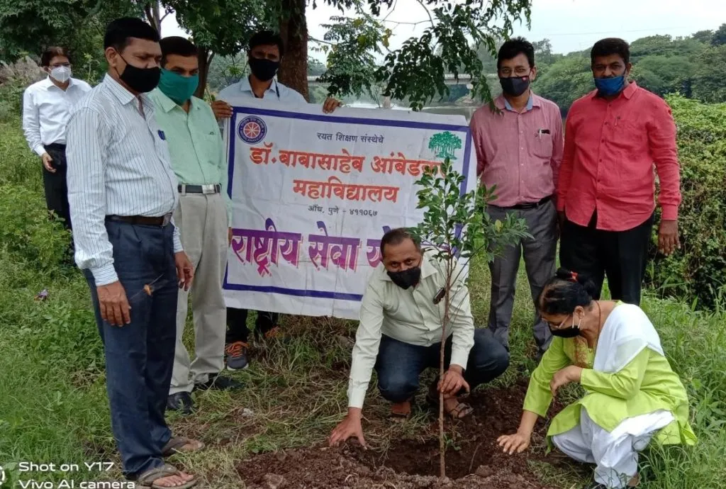 डॉ. आंबेडकर महाविद्यालयात कर्मवीर भाऊराव पाटील जयंती सप्ताह ऑनलाइन उपक्रमांनी साजरा डॉ. आंबेडकर महाविद्यालयात कर्मवीर भाऊराव पाटील जयंती सप्ताह ऑनलाइन उपक्रमांनी साजरा