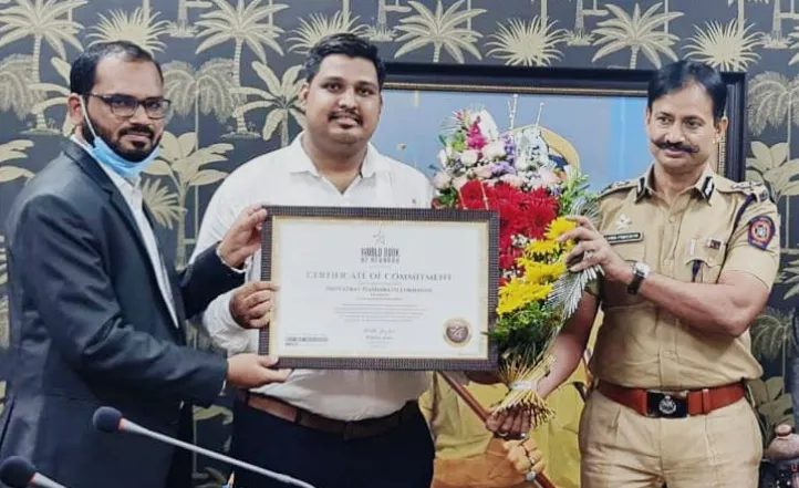 डॉ. दत्तात्रय लोखंडे यांना वर्ल्ड बुक ऑफ रेकॉर्डस् लंडनतर्फे जागतिक पुरस्कार डॉ. दत्तात्रय लोखंडे यांना वर्ल्ड बुक ऑफ रेकॉर्डस् लंडनतर्फे जागतिक पुरस्कार