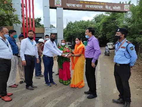 महापौर माई ढोरे यांची मोशी कचरा डेपोला सदिच्छा भेट महापौर माई ढोरे यांची मोशी कचरा डेपोला सदिच्छा भेट