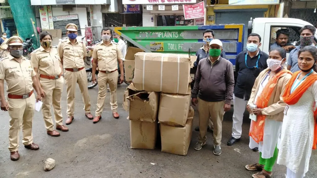 महापालिकेतर्फे नवी सांगवीत प्लास्टिक मुक्त अभियान|१५ हजार रूपयांची केली दंडात्मक कारवाई महापालिकेतर्फे नवी सांगवीत प्लास्टिक मुक्त अभियान|१५ हजार रूपयांची केली दंडात्मक कारवाई