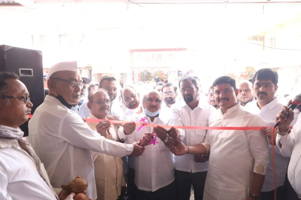 सामाजिक कार्यकर्ते सोमनाथ तापकीर यांच्या वाढदिवसानिमित्त काळेवाडीत समाजोपयोगी उपक्रम सामाजिक कार्यकर्ते सोमनाथ तापकीर यांच्या वाढदिवसानिमित्त काळेवाडीत समाजोपयोगी उपक्रम