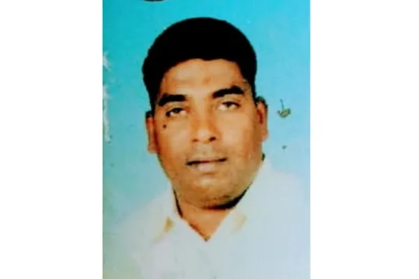मानवाधिकार व भ्रष्टाचार निवारण संघटनेचा पदाधिकारी सहकाऱ्यांसह २५ लाखाच्या खंडणीप्रकरणी अटक मानवाधिकार व भ्रष्टाचार निवारण संघटनेचा पदाधिकारी सहकाऱ्यांसह २५ लाखाच्या खंडणीप्रकरणी अटक