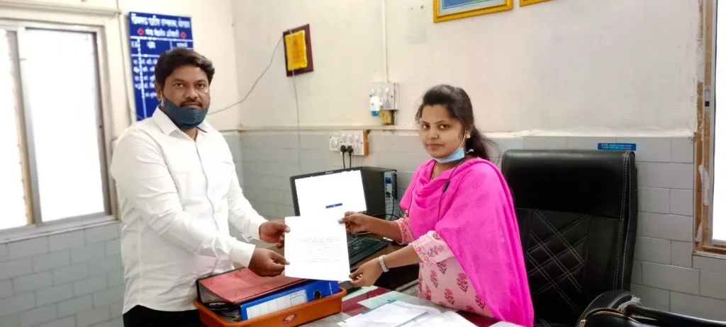 झोपडपट्टी भागातील लहान मुलांची आरोग्य तपासणी करा - दिपक चखाले झोपडपट्टी भागातील लहान मुलांची आरोग्य तपासणी करा - दिपक चखाले