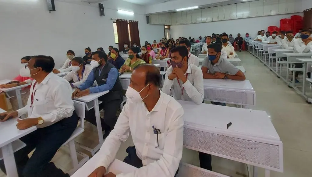 एस. एम. जोशी कॉलेजमध्ये एस. एम. जोशी कॉलेजमध्ये