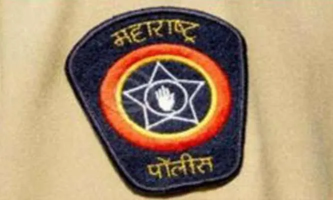 लाच प्रकरणी तीन पोलिस बडतर्फ | पोलिस दलात प्रचंड खळबळ लाच प्रकरणी तीन पोलिस बडतर्फ | पोलिस दलात प्रचंड खळबळ