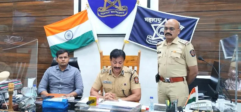 ऑनलाईन बेटींग घेणारी “रेडी अण्णा” आंतरराज्यीय टोळी हिंजवडी पोलीसांनी केली जेरबंद ऑनलाईन बेटींग घेणारी “रेडी अण्णा” आंतरराज्यीय टोळी हिंजवडी पोलीसांनी केली जेरबंद