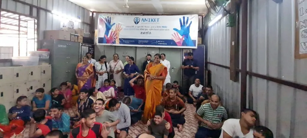 उन्नती सोशल फाउंडेशनची दिवाळी अनाथ-गतिमंद मुलांबरोबर उन्नती सोशल फाउंडेशनची दिवाळी अनाथ-गतिमंद मुलांबरोबर