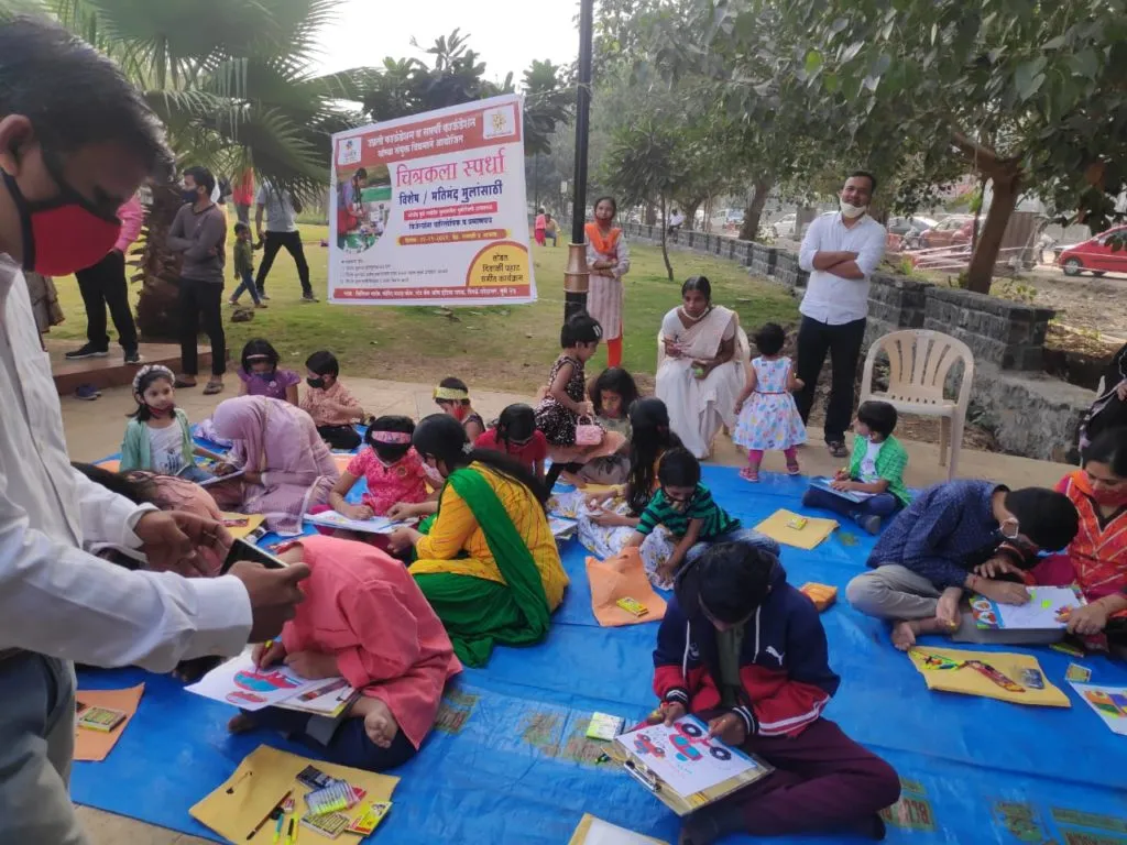 पिंपळे सौदागरमध्ये दिव्यांग मुलांनी घेतला चित्रकला स्पर्धेचा आनंद