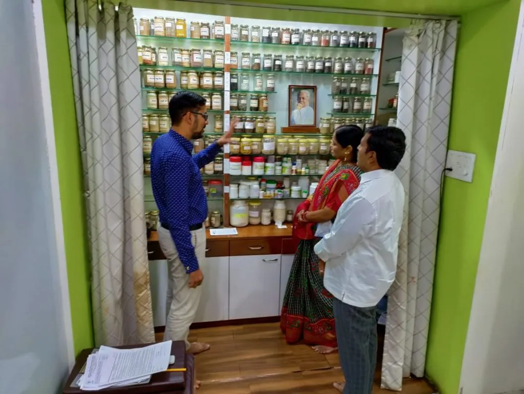 पिंपळे सौदागरमध्ये मोफत सांधेदुखी उपचार व नशामुक्ती शिबिराचे उद्घाटन पिंपळे सौदागरमध्ये मोफत सांधेदुखी उपचार व नशामुक्ती शिबिराचे उद्घाटन