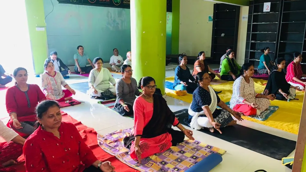 निरोगी आणि सुदृढ शरीरासाठी योगाभ्यास महत्त्वाचा - कुंदा भिसे निरोगी आणि सुदृढ शरीरासाठी योगाभ्यास महत्त्वाचा - कुंदा भिसे