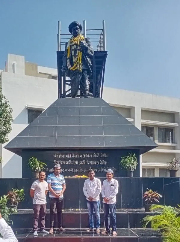 महात्मा ज्योतिराव फुले यांना आम आदमी पार्टीच्या वतीने अभिवादन महात्मा ज्योतिराव फुले यांना आम आदमी पार्टीच्या वतीने अभिवादन