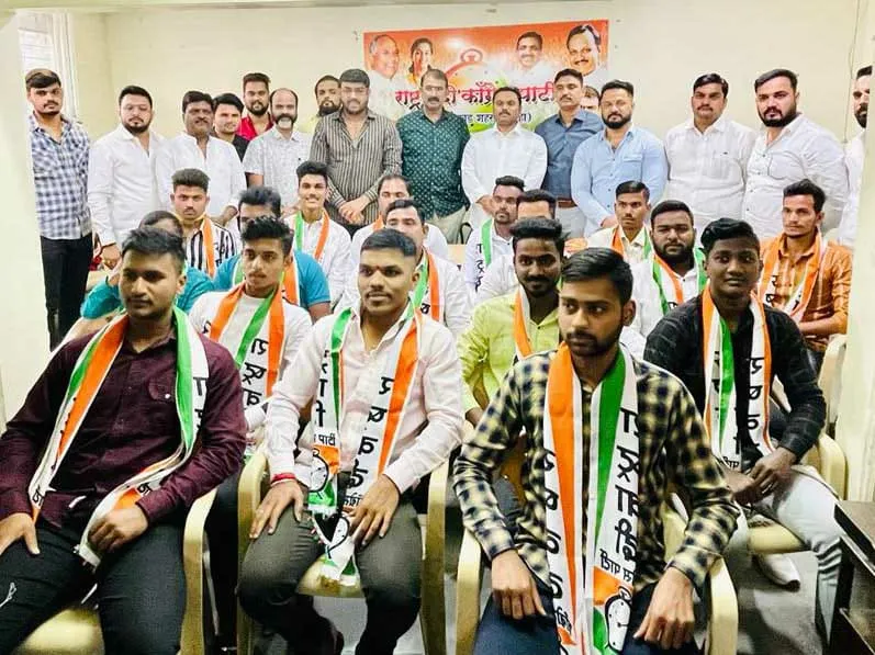 महापालिकेत पुन्हा राष्ट्रवादीचा झेंडा फडकविण्यासाठी युवकांनी पुढाकार घ्यावा - रविकांत वरपे महापालिकेत पुन्हा राष्ट्रवादीचा झेंडा फडकविण्यासाठी युवकांनी पुढाकार घ्यावा - रविकांत वरपे