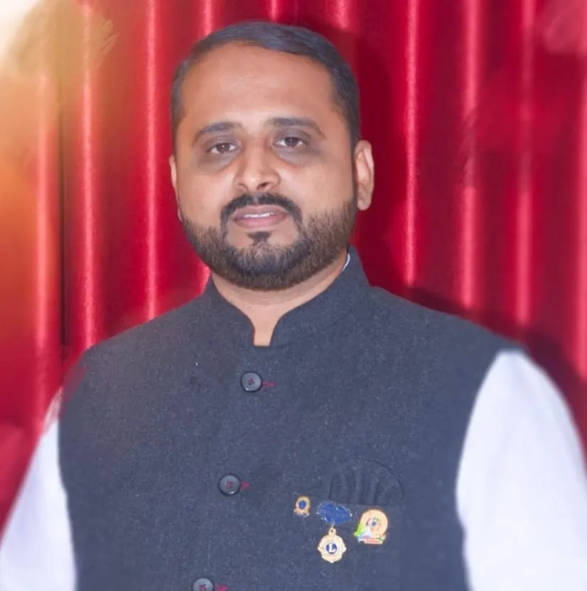 मातंग समाजाचे दिवंगत नेते ज्ञानेश्वर देवकुळे यांच्या मुलाला सावित्रीबाई फुले पुणे विद्यापीठाची पीएच.डी. जाहीर मातंग समाजाचे दिवंगत नेते ज्ञानेश्वर देवकुळे यांच्या मुलाला सावित्रीबाई फुले पुणे विद्यापीठाची पीएच.डी. जाहीर